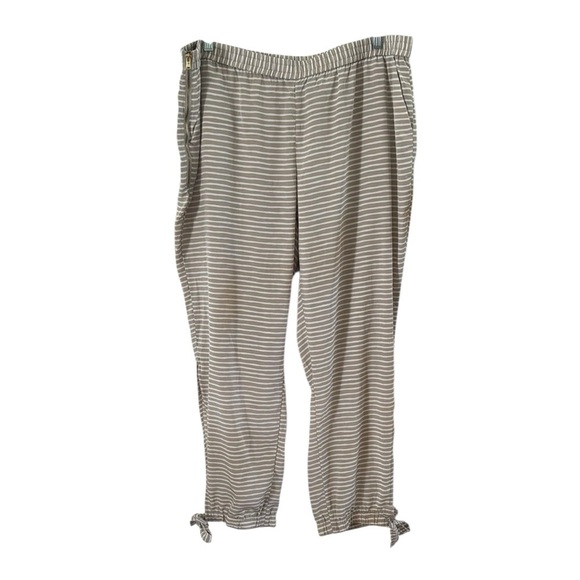Chico’s Black Label Striped Beige and White Jogger Pants size 2 Large - Picture 3 of 10